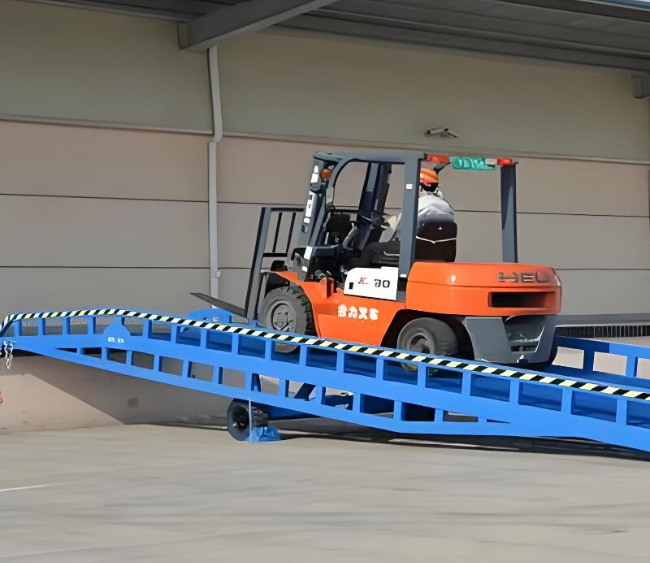 抚顺移动式卸货平台（叉车用）